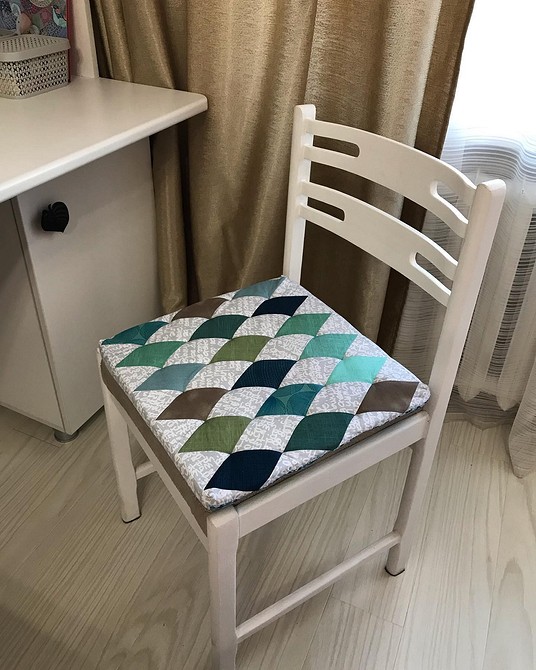 Kreatywna metamorfoza krzesła Kreatywne sposoby na renowację starego krzesła i metamorfozę wnętrza.