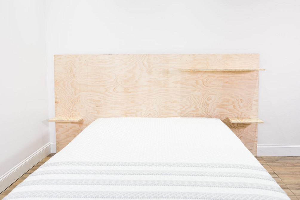 Tania zmiana DIY Niskobudżetowe wezgłowie DIY - pomysł na szybką metamorfozę sypialni