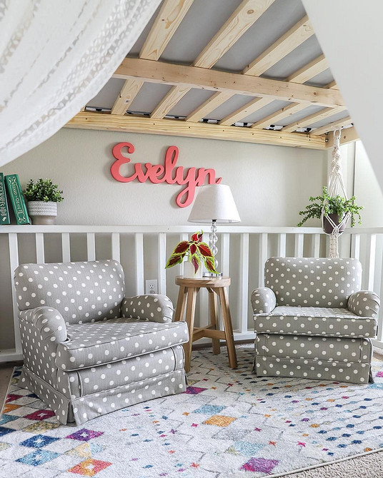 Drewniane łóżko DIY Projekt łóżka na antresoli DIY z drewna, optymalizacja przestrzeni w stylu loft