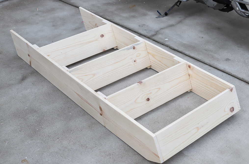 Loftowe łóżko DIY Szczegółowy schemat łóżka na antresoli DIY, idealne dla stylu loft