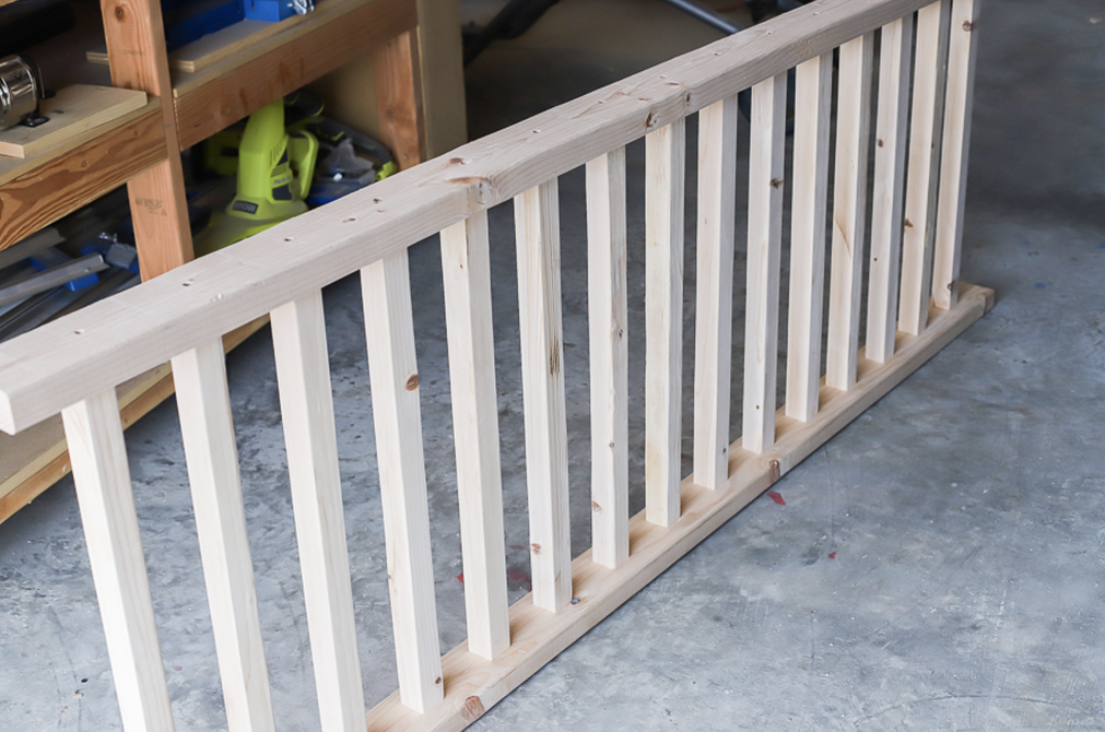 Antresola DIY 2026 Plan budowy łóżka na antresoli DIY z drewna, oszczędność miejsca w 2026