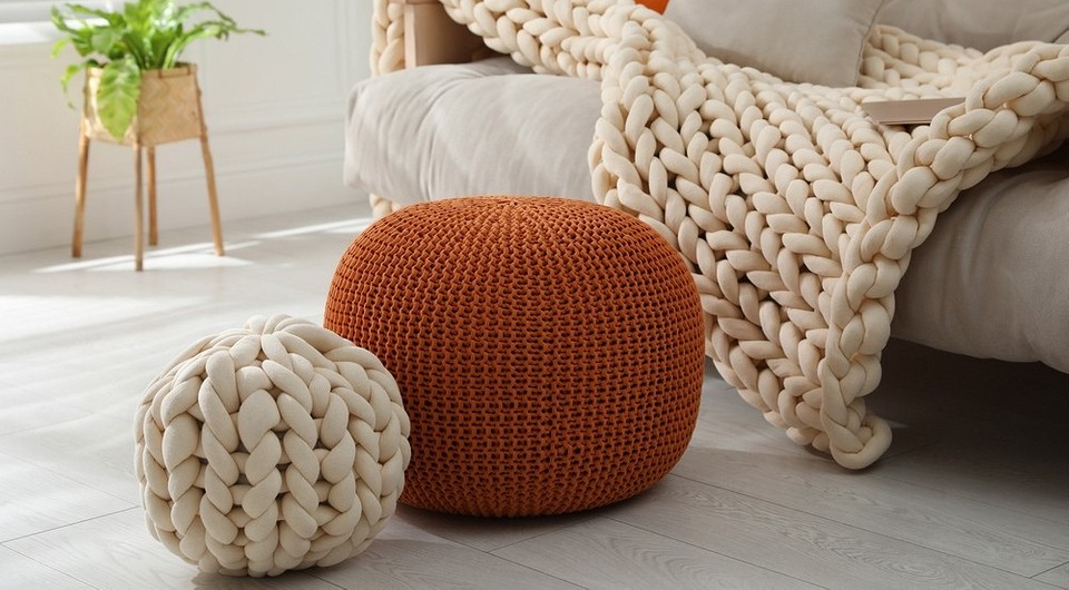 Pufa z kartonu DIY DIY pufa z kartonu: prosty sposób na wygodny mebel w domu