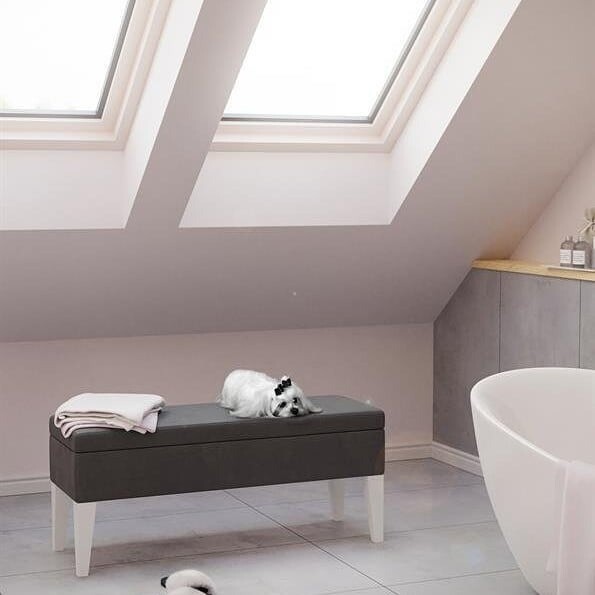 Puf w sypialni Mały puf jako element wystroju sypialni – funkcjonalność i elegancja.