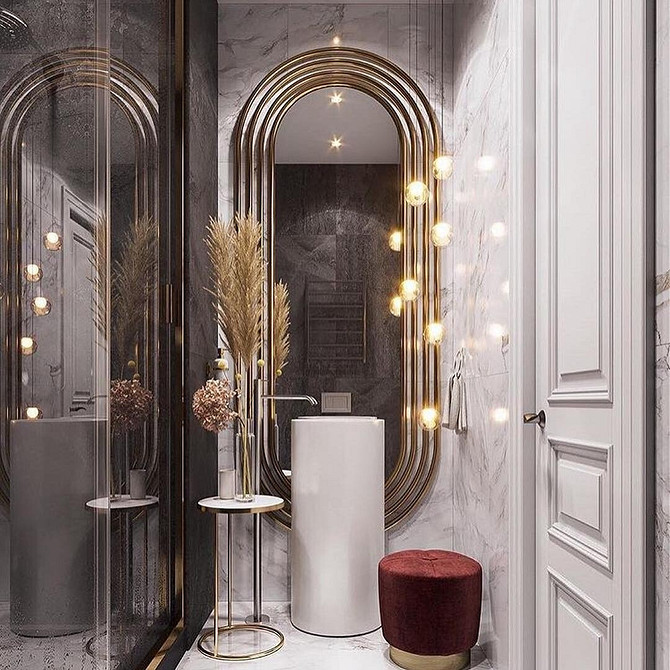 Puf do relaksu Kompaktowy puf w salonie – wygodne miejsce do odpoczynku nóg.