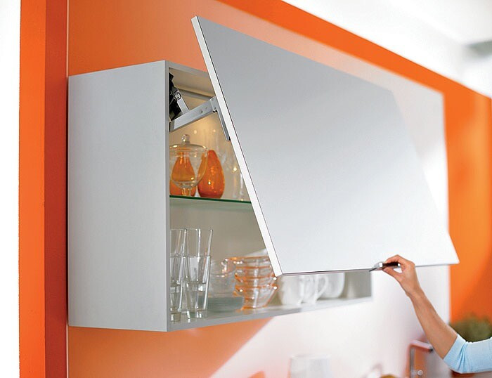 Amortyzatory do szuflad kuchennych zapewniające ciche zamykanie, komfort i trwałość mebli.