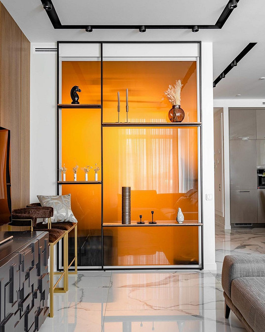 Serwantka z oświetleniem LED Nowoczesna serwantka z wbudowanym oświetleniem do salonu w trendach 2026.