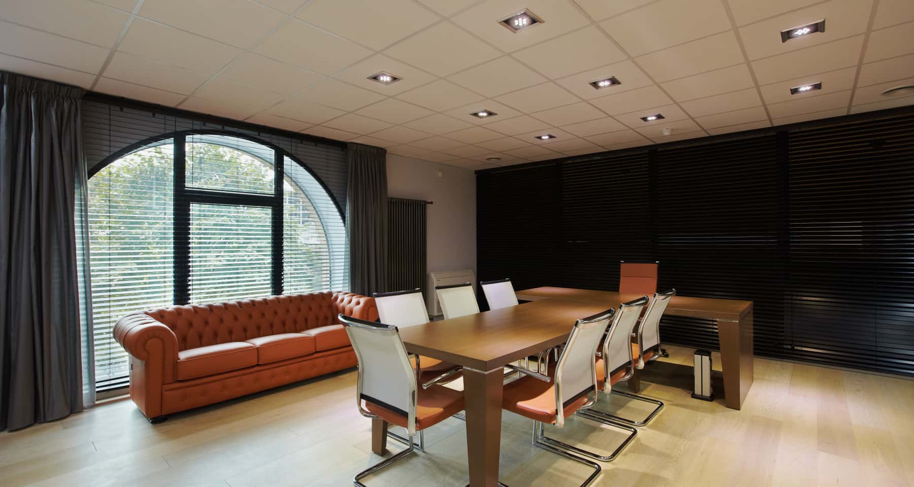 Gabinet prezesa Ekskluzywny gabinet prezesa po remoncie biura w Warszawie - Loft 2026