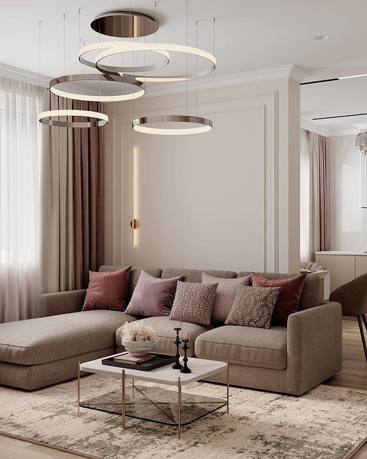 Nowoczesna elegancja Stylowa brązowa kanapa w nowoczesnym salonie z dekoracyjnymi poduszkami.