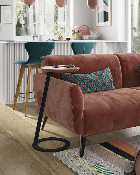 Sofa: Loft i przytulność Brązowa sofa w małym mieszkaniu: inspiracje aranżacyjne i loftowy styl 2026.