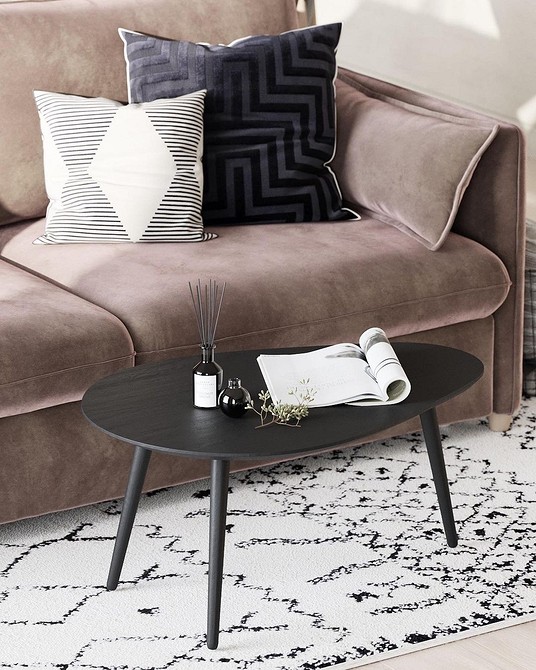 Brązowy design salonu Stylowa brązowa sofa w salonie. Inspiracje designu wnętrz z brązem.