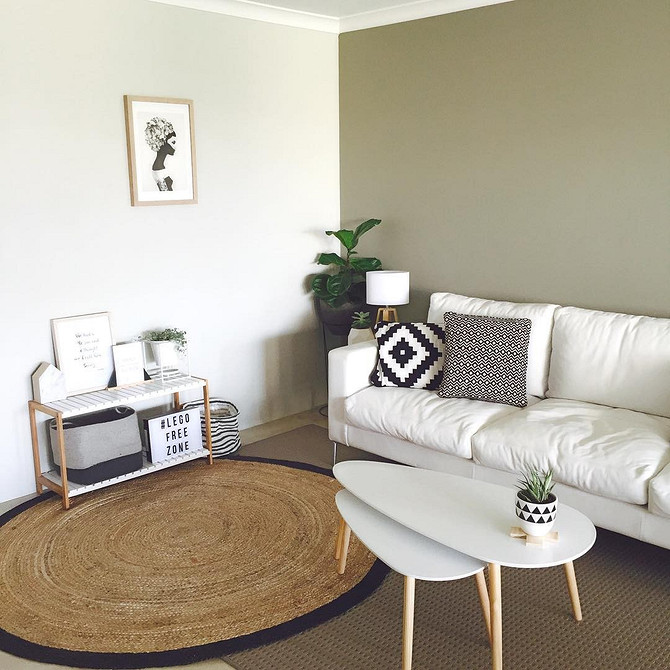 Mała skórzana sofa Mała skórzana sofa do małego mieszkania. Oszczędność przestrzeni.