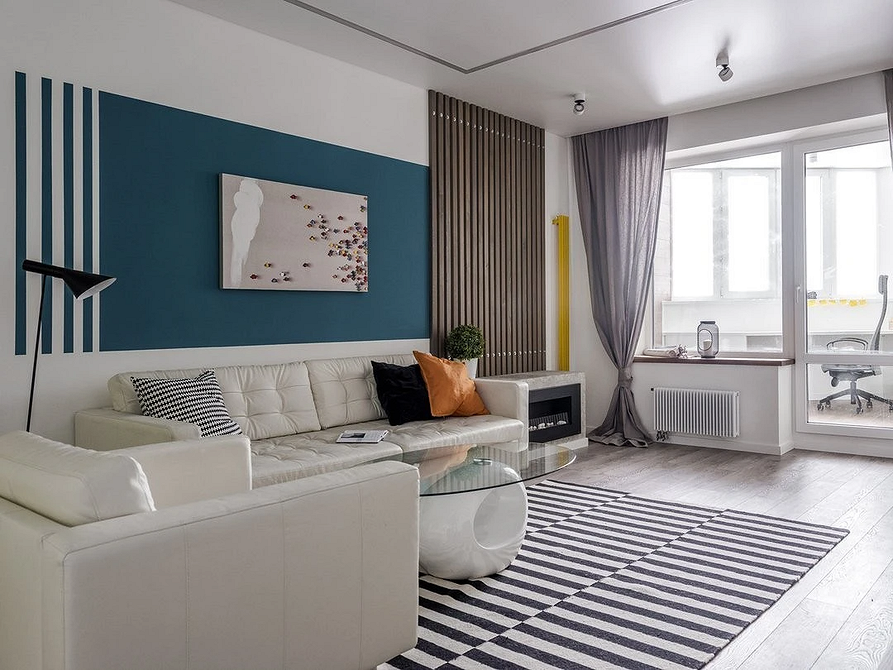 Czarna skórzana klasyka Czarna skórzana sofa w klasycznym wnętrzu. Elegancja i ponadczasowy styl.