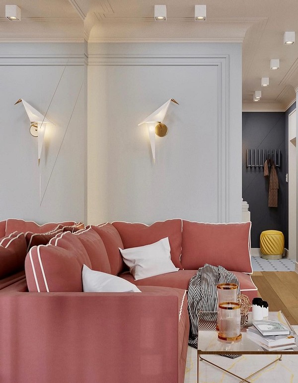 Salon z czerwoną sofą: stylowy design i kombinacje kolorów we wnętrzu.