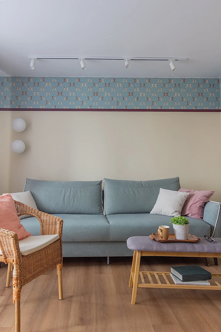 Elegancja i relaks Stylowe krzesło w nowoczesnym salonie ze stolikiem kawowym 2026