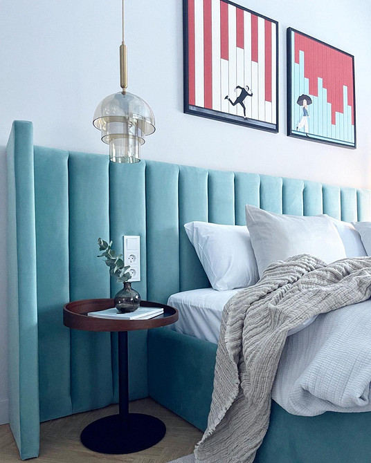 Aksamitny luksus Miękki zagłówek łóżka z kapitone, obity aksamitem, dla luksusowego wyglądu.