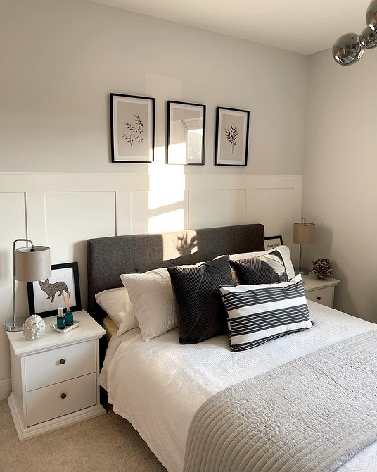 Komfortowe łóżko gościnne Stylowe łóżko dla gości z miękkim zagłówkiem: komfort dla odwiedzających