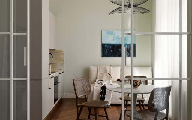 Paryski Szyk Aranżacja wnętrza w stylu paryskiego szyku z elementami nowoczesnej klasyki.