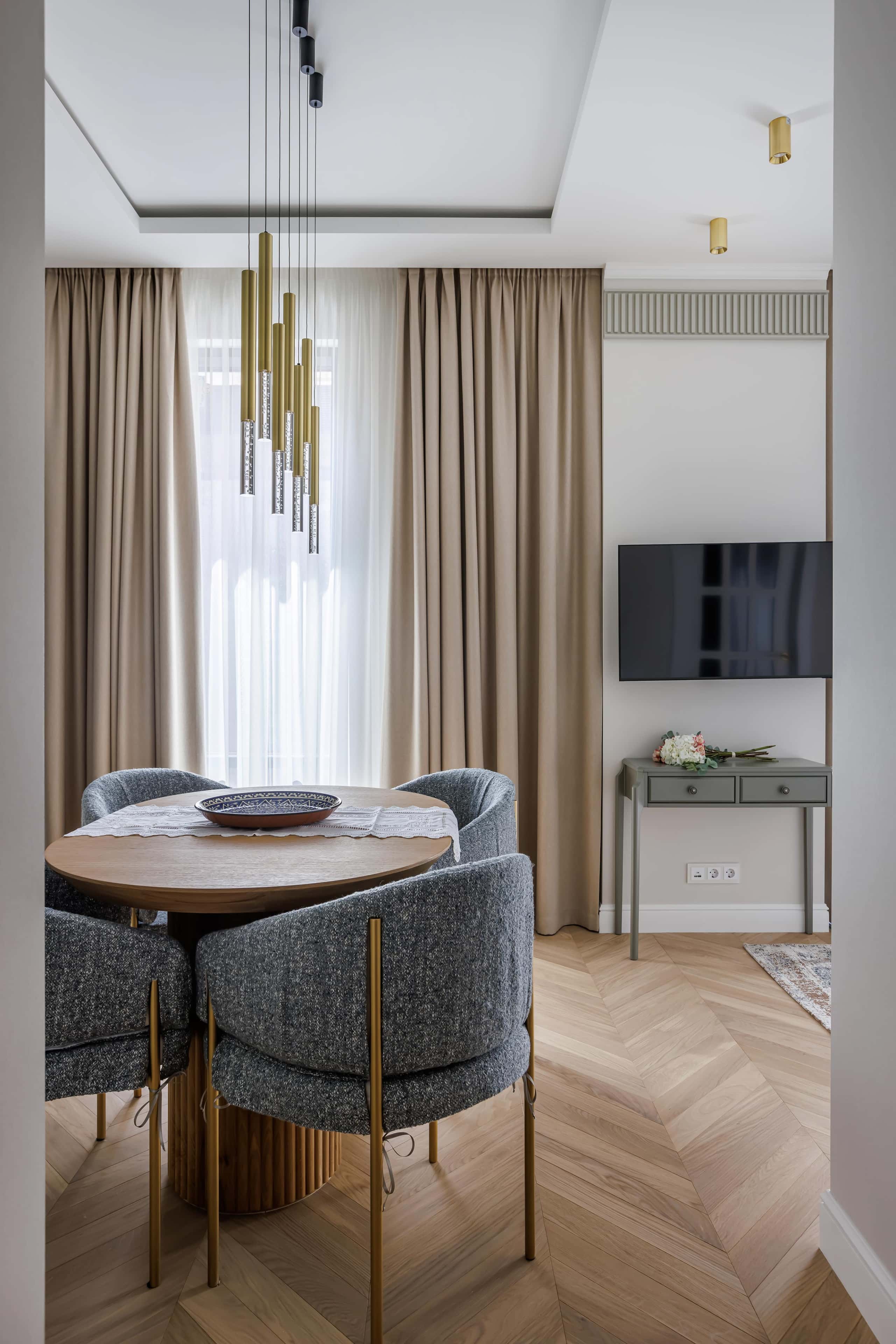 Detal ma znaczenie Detale wnętrza w stylu nowoczesnej klasyki w mieszkaniu w Kijowie.