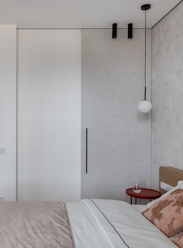 Luksusowe Detale Nowoczesna szafa przesuwna z złotymi detalami. Luksusowe pomysły na 2026.