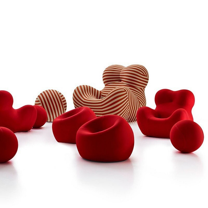 Kanapa Retro 2026 Salon z retro kanapą i nowoczesnymi akcentami: harmonia stylów. Retro 2026.