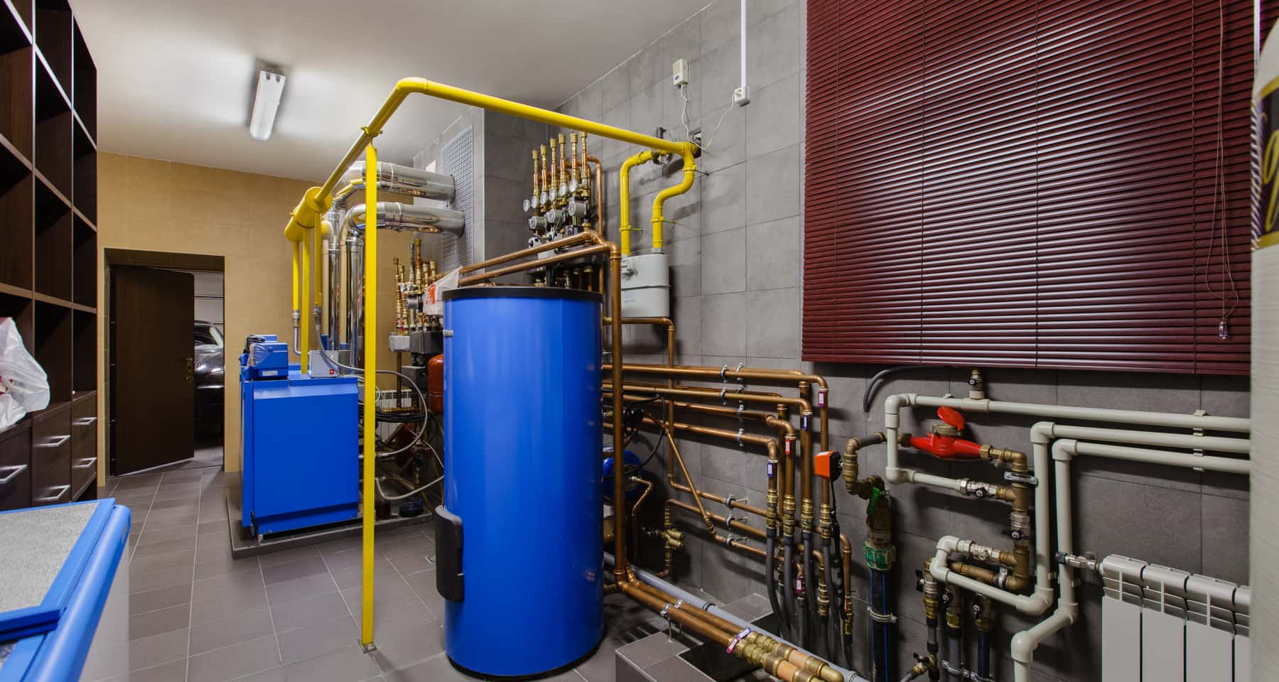 Design Przyszłości Elegancki, nowoczesny dom z przestronnym układem dla wielopokoleniowej rodziny, projekt na 2026.