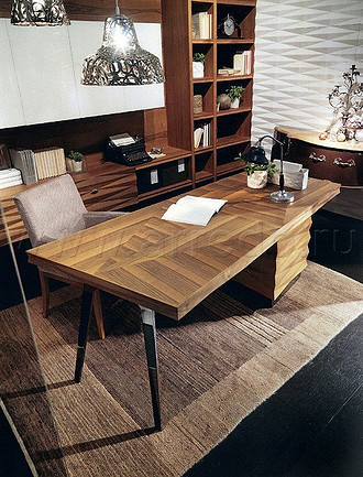 Kunsztowna inkrustacja mebli Precyzyjne inkrustacje zdobiące włoskie meble z litego drewna, detale i wzory