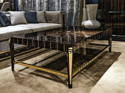 Postarzane Inkrustacje Inkrustowane drewno na włoskich meblach: efekt postarzenia nadający meblom unikatowy charakter.