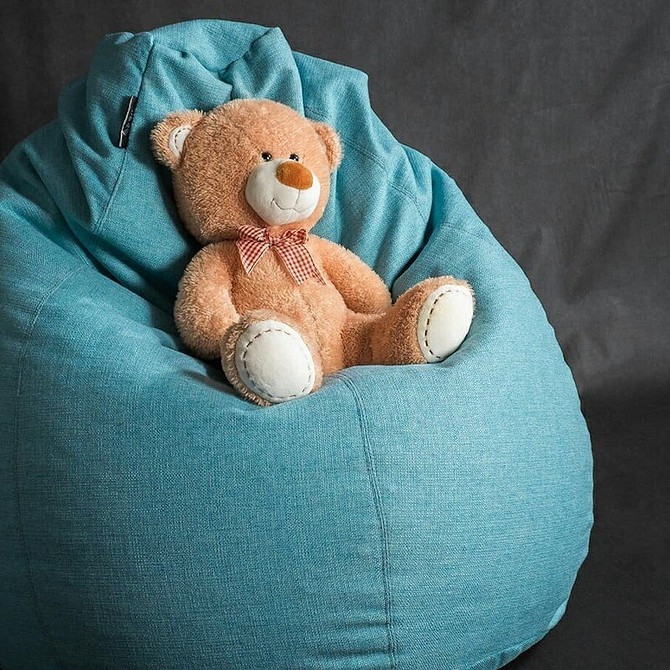 Sako: Różnorodność Form Różne kształty krzeseł Sako. Wypełnienie: kulki polistyrenowe 2026, łatwe czyszczenie.