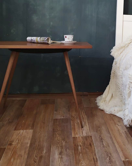 Design wnętrz z używanymi meblami: ekspresja osobistego stylu i unikalny charakter.