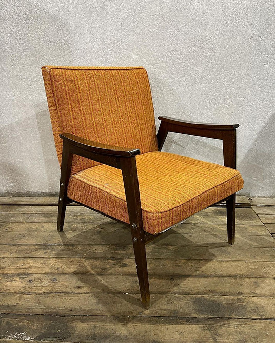 Okazje na rynku wtórnym: unikatowe meble z drugiej ręki do oryginalnego wnętrza.