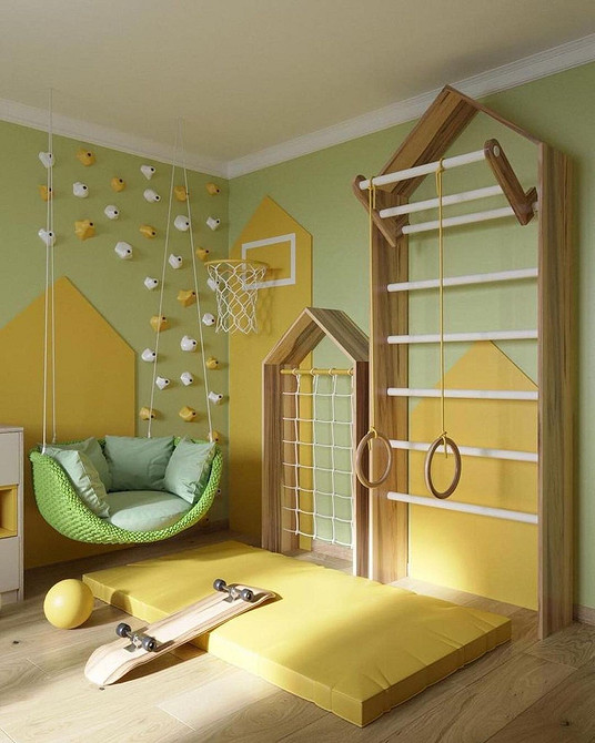 Idealne miejsce na relaks Wygodne krzesło wiszące z poduszkami, idealne miejsce do odpoczynku i czytania.