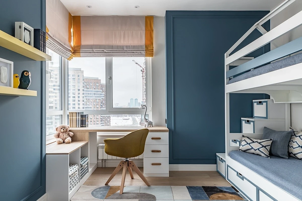 Narożne półki: oszczędność miejsca Narożne półki w pokoju dziecięcym 2026: efektywne wykorzystanie przestrzeni w małym pokoju.