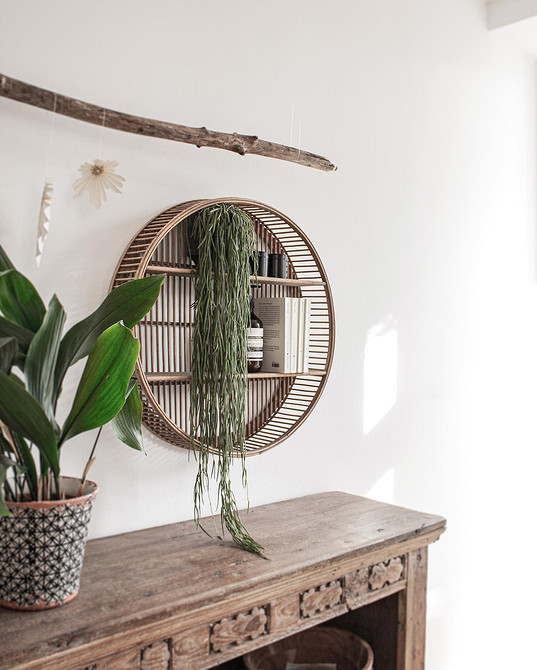 Minimalistyczne półki ścienne Półki ścienne w stylu minimalistycznym: oszczędność miejsca i elegancja w 2026.