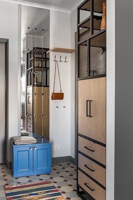 Półki: Styl i Funkcjonalność Stylowe półki w przedpokoju: funkcjonalne przechowywanie, organizacja przestrzeni i dekoracja. Oświetlenie LED 2026.