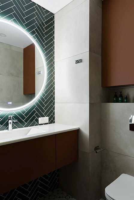 Narożne półki Półki narożne w małym pokoju, efektywne wykorzystanie przestrzeni do przechowywania.