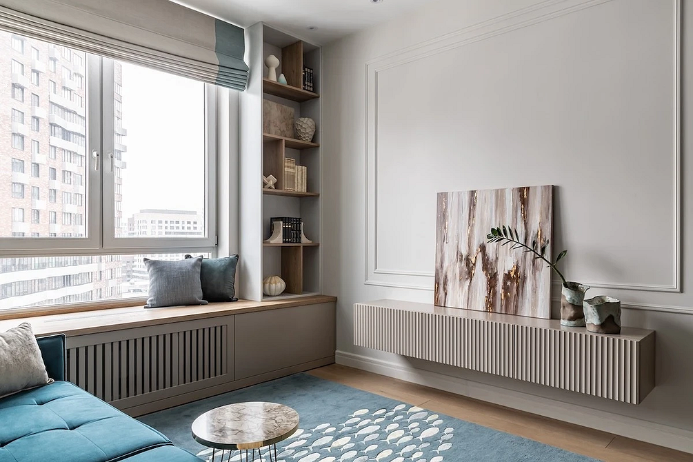 Półki w kuchni Wiszące półki w kuchni do przechowywania przypraw, naczyń i akcesoriów kuchennych.