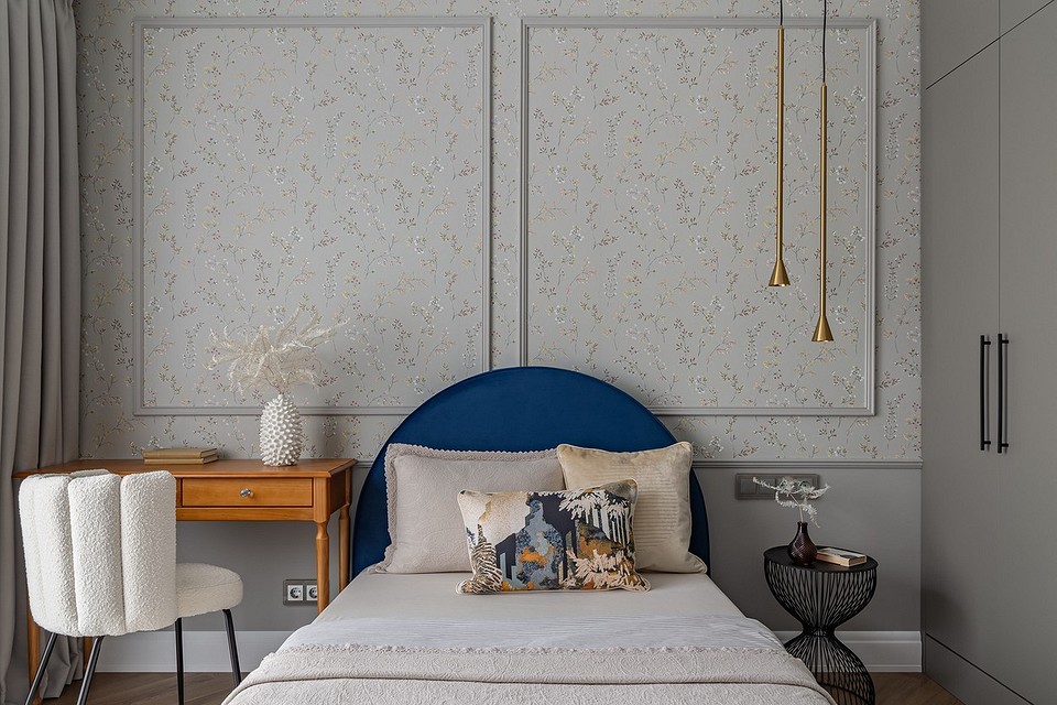 Standardowe rozmiary łóżek Ilustracja przedstawiająca porównanie standardowych rozmiarów łóżek, pomocne w wyborze łóżka do małego mieszkania.