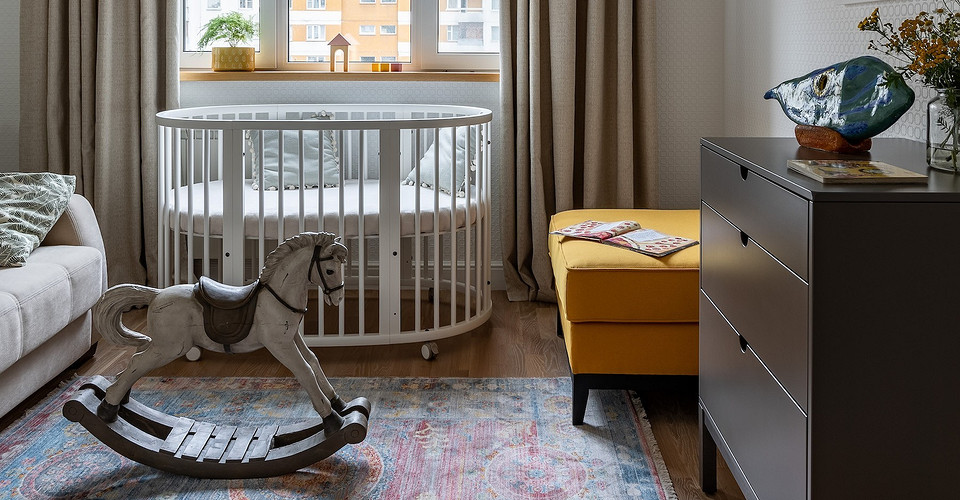 Bezpieczne łóżko dla dziecka Łóżko dla dziecka z bezpiecznymi barierkami, idealne do słodkich snów w 2026 roku.