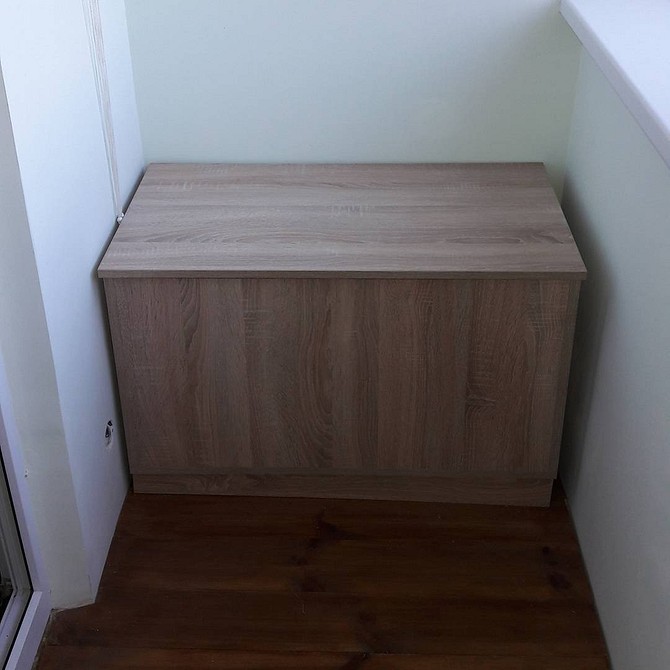 Metalowa szafa balkonowa Metalowa szafa na balkon. Nowoczesny i praktyczny design. Odporna na warunki atmosferyczne.