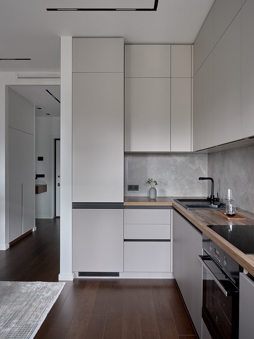 Blat z umywalką Stylowy drewniany blat do łazienki z wbudowaną umywalką, nowoczesne rozwiązanie