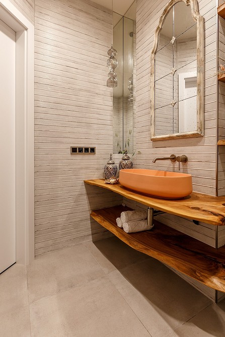 Blat kuchenny: ochrona Nowoczesny drewniany blat kuchenny z ochroną przed wilgocią, trwałość i funkcjonalność