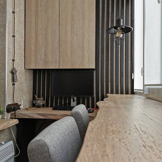 Jasny blat dębowy Jasny blat dębowy we wnętrzu: wyrafinowany wybór do kuchni z naturalnych materiałów.