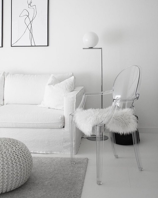 Nowoczesny stolik kawowy Przezroczysty stolik kawowy w salonie: nowoczesny design i funkcjonalność