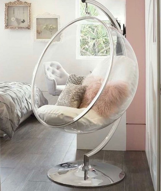 Półki z akrylu Przezroczyste półki na książki: minimalizm i funkcjonalność w małym mieszkaniu