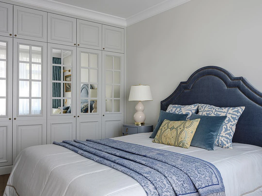 Typy luster Różne rodzaje luster do szaf: matowe, tonowane, z wzorami na szkle