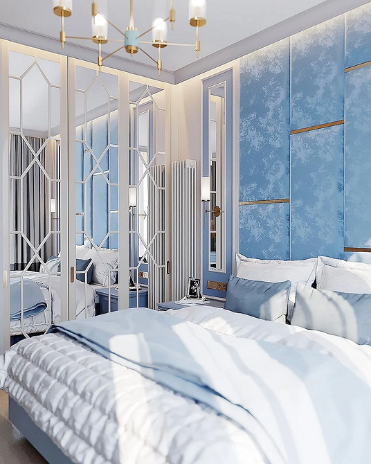 Lustro w korytarzu Szafa z lustrzanymi drzwiami w korytarzu wizualnie powiększająca przestrzeń