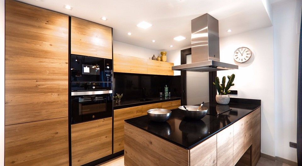 Nowe fronty, nowa kuchnia! Wymiana frontów kuchennych MDF 2026: nowoczesna kuchnia po renowacji, szybka metamorfoza.