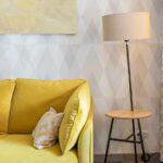 Żółta sofa: jak wybrać idealny odcień i fason, by rozświetlić dom?