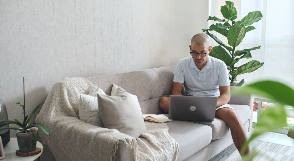 Sekrety Udanej Aranżacji Salonu: Jak Ustawić Kanapę, By Uniknąć Błędów?